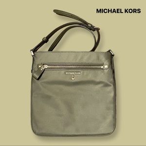 Michael Kors Purse Crossbody Brand New Never Used Tag still on!